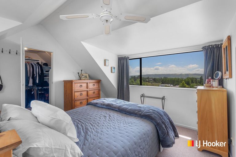 Photo of property in 19 Braeside, Kinmont Park, Mosgiel, 9024