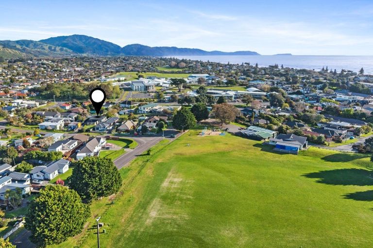 Photo of property in 3 Huia Road, Raumati Beach, Paraparaumu, 5032
