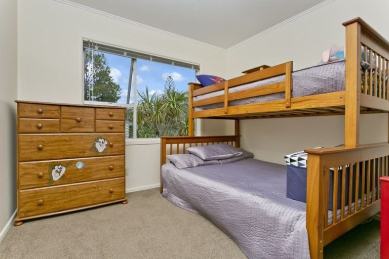 Photo of property in 1/76 Peach Road, Glenfield, Auckland, 0629