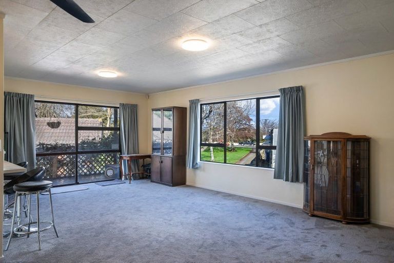 Photo of property in 6 Kawiu Road, Levin, 5510
