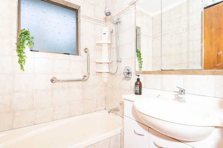 Photo of property in 23 Chisbury Street, Churton Park, Wellington, 6037