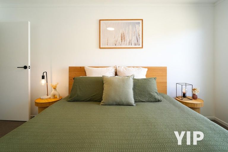 Photo of property in 38f2 Salford Street, Newlands, Wellington, 6037