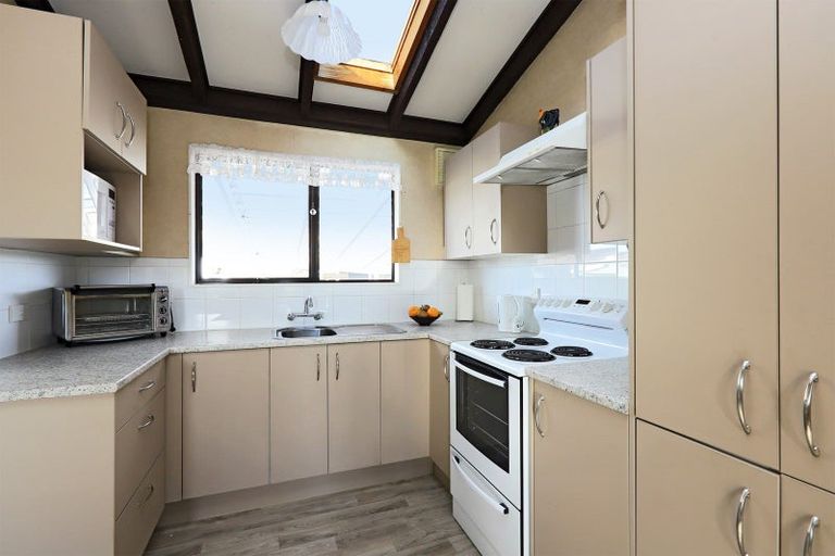 Photo of property in 27 Donegal Crescent, Tamatea, Napier, 4112