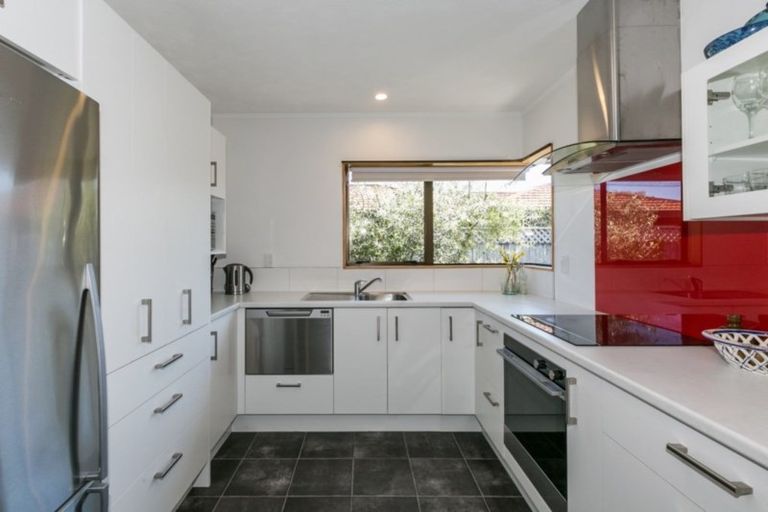 Photo of property in 53d Church Road, Taradale, Napier, 4112