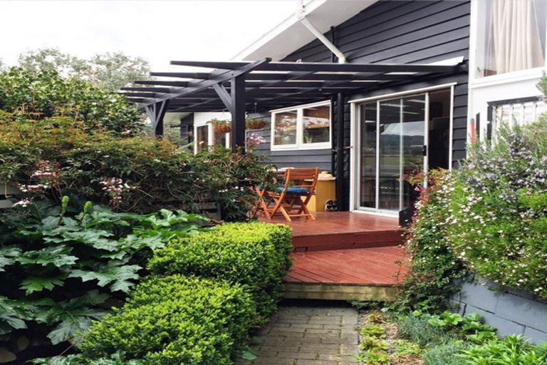 Photo of property in 13 Halswater Drive, Churton Park, Wellington, 6037