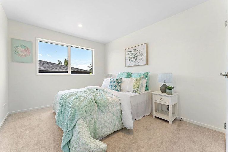 Photo of property in 8/4118a Great North Road, Glen Eden, Auckland, 0602