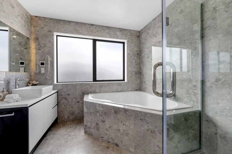 Photo of property in 4 Knockanara Drive, Flat Bush, Auckland, 2019