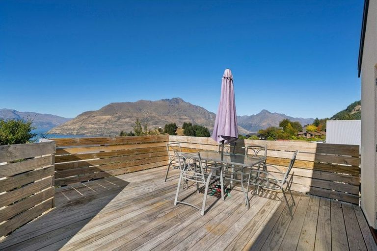 Photo of property in 36 Greenstone Place, Fernhill, Queenstown, 9300