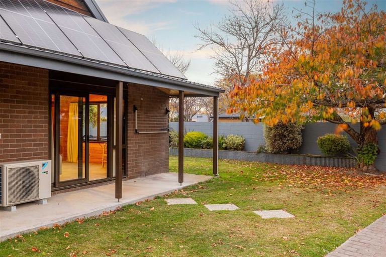 Photo of property in 153 Hawthornden Road, Avonhead, Christchurch, 8042