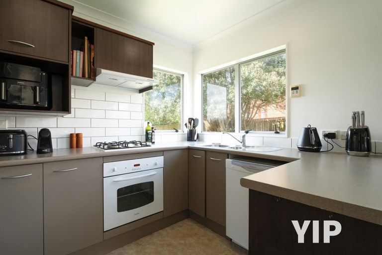 Photo of property in 2 Pohutukawa Grove, Titahi Bay, Porirua, 5022