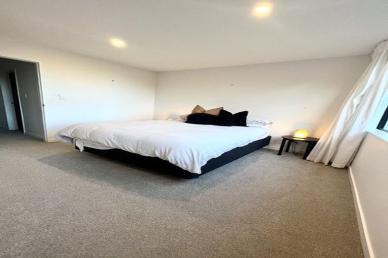 Photo of property in 37 Rua Kai Way, Brooklyn, Wellington, 6021