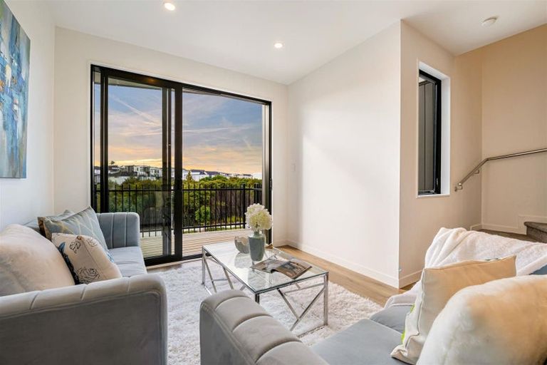 Photo of property in 58 Westgate Drive, Massey, Auckland, 0614