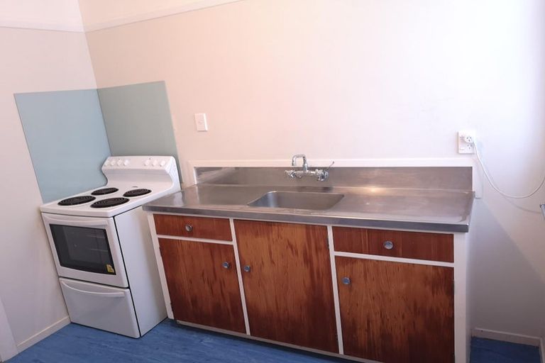 Photo of property in 4/9-9a Howard Street, Mount Cook, Wellington, 6021