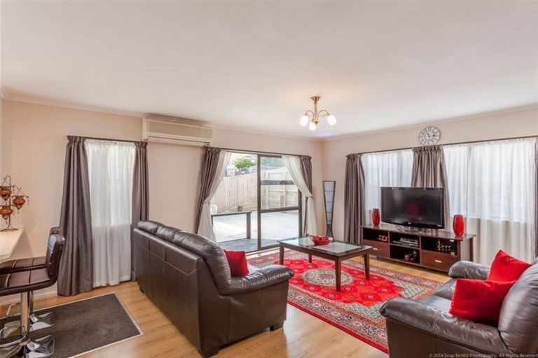 Photo of property in 1/15 Newington Road, Henderson, Auckland, 0612