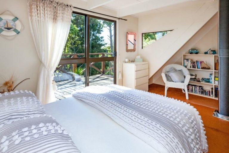 Photo of property in 131 Park Avenue, Whangamata, 3620