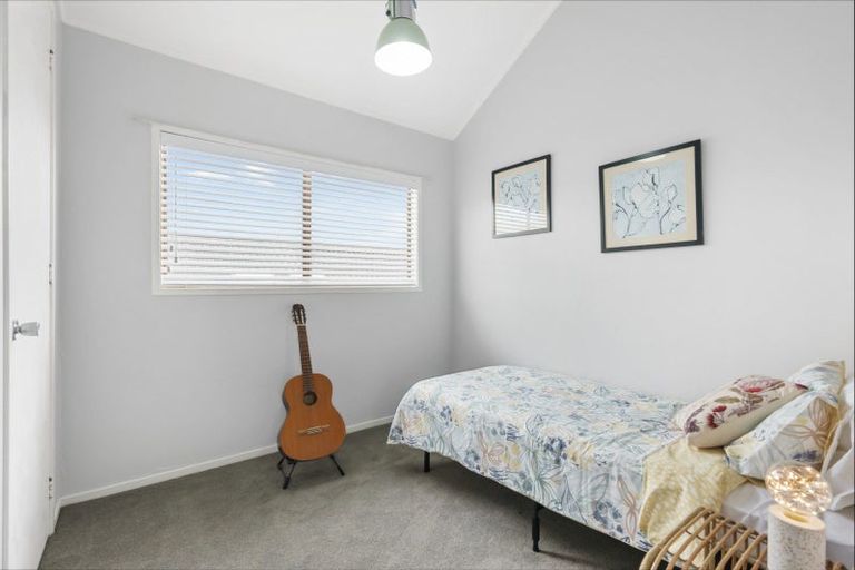 Photo of property in 41a Vivian Wilson Drive, Eastern Beach, Auckland, 2012