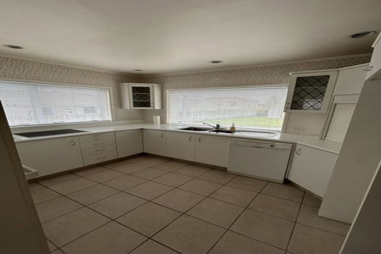 Photo of property in 12 Karaka Street, New Lynn, Auckland, 0600