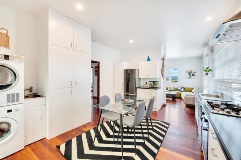 Photo of property in 19 Porter Crescent, Helensville, 0800