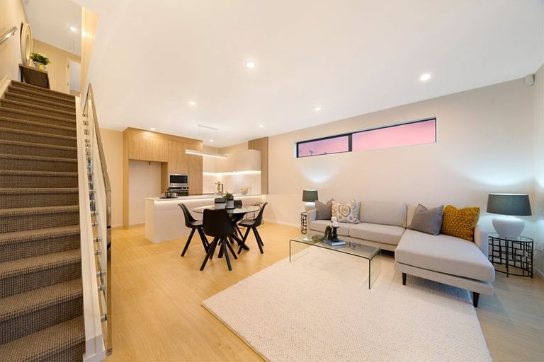 Photo of property in 11a Hebron Road, Waiake, Auckland, 0630