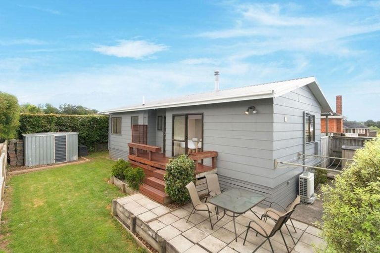 Photo of property in 44b Matipo Road, Te Atatu Peninsula, Auckland, 0610
