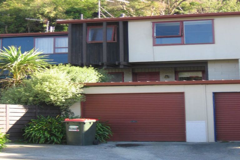 Photo of property in 99 Churton Drive, Churton Park, Wellington, 6037