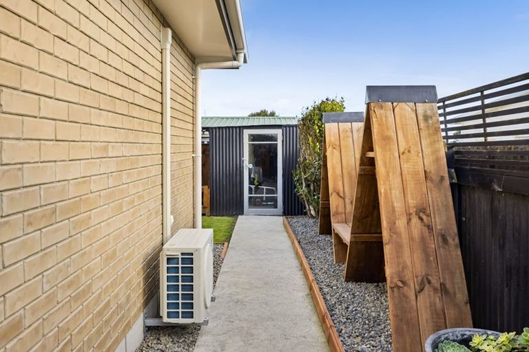 Photo of property in 17 Hira Street, Ohawe, Hawera, 4671
