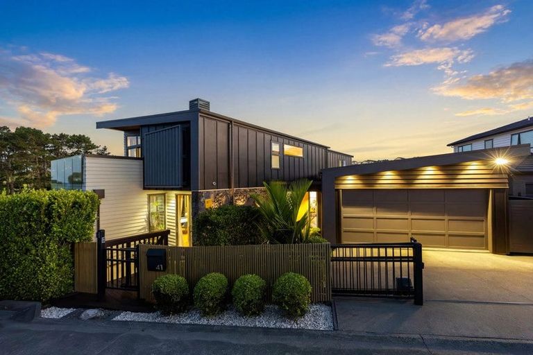 Photo of property in 41 Bounty Road, Long Bay, Auckland, 0630