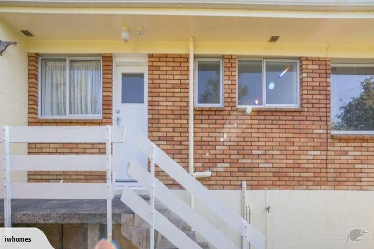 Photo of property in 1/6 Pamela Place, New Lynn, Auckland, 0600