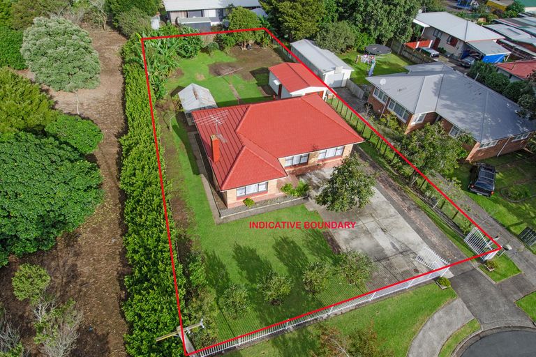 Photo of property in 8 Colin Street, Mangere, Auckland, 2022