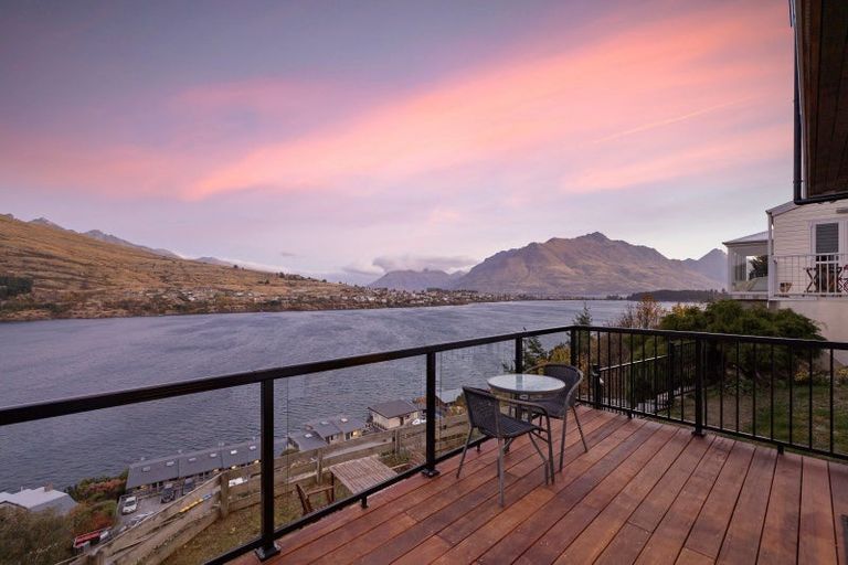 Photo of property in 22 Golden Terrace, Queenstown, 9300