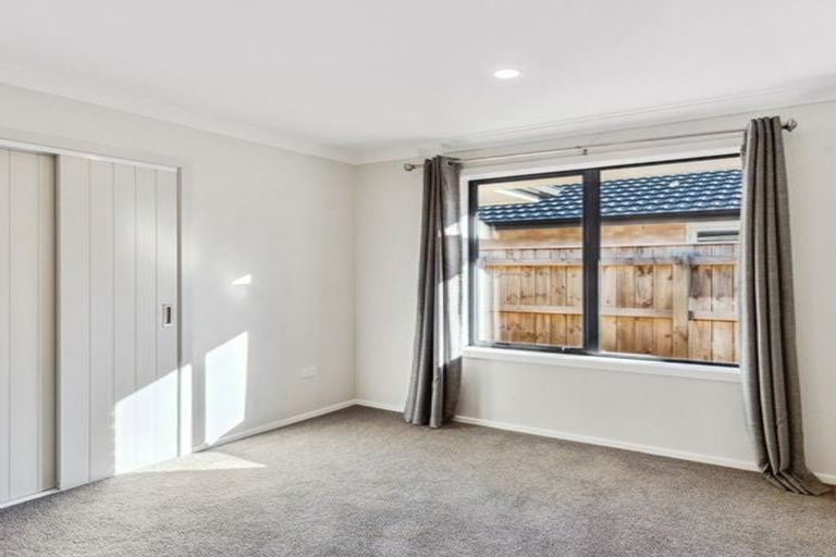Photo of property in 5 Pohe Street, Waikanae, 5036