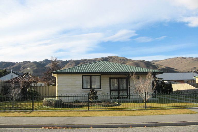 Photo of property in 22 Monaghan Street, Cromwell, 9310