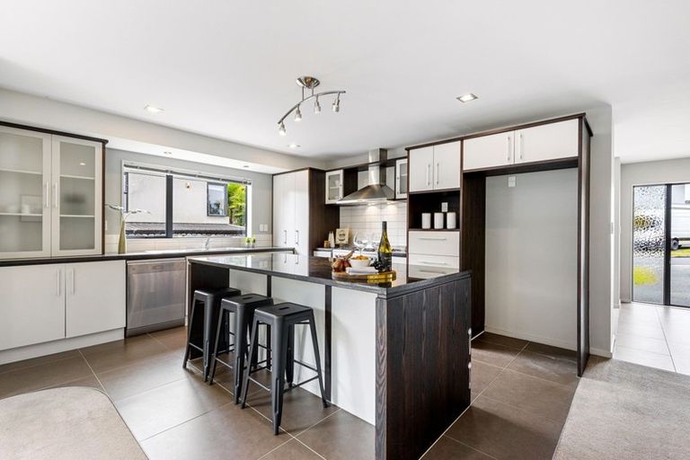 Photo of property in 46 Newbury Place, Schnapper Rock, Auckland, 0632