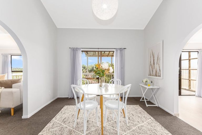 Photo of property in 28 Mercury Way, Whitby, Porirua, 5024