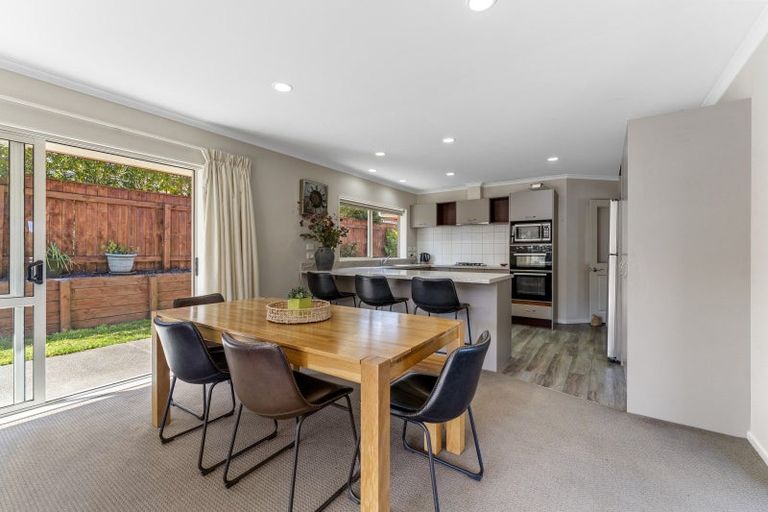 Photo of property in 15 Fytfield Place, Paraparaumu, 5032