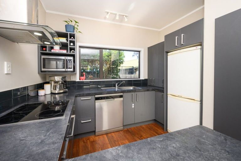 Photo of property in 6 Willowstream Grove, Cloverlea, Palmerston North, 4412