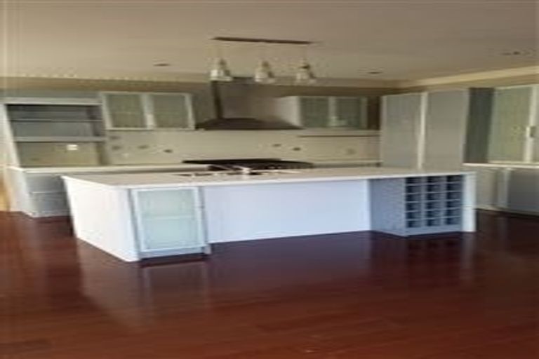 Photo of property in 8 Elkstone Place, Henderson, Auckland, 0612