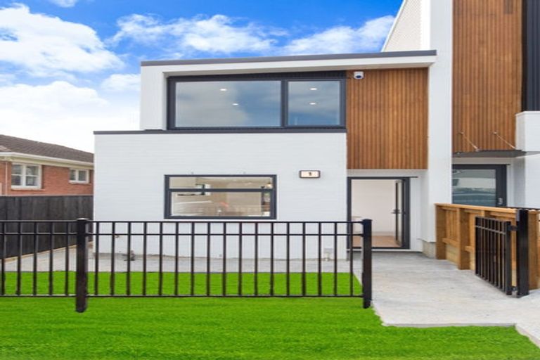 Photo of property in 5 Mokopiko Court, Beach Haven, Auckland, 0626