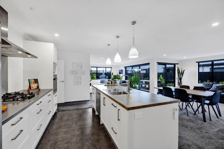 Photo of property in 69 Wilson Street, Hawera, 4610