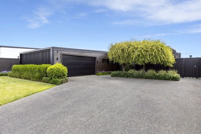 Photo of property in 8 Karapoto Lane, Rainbow Point, Taupo, 3330