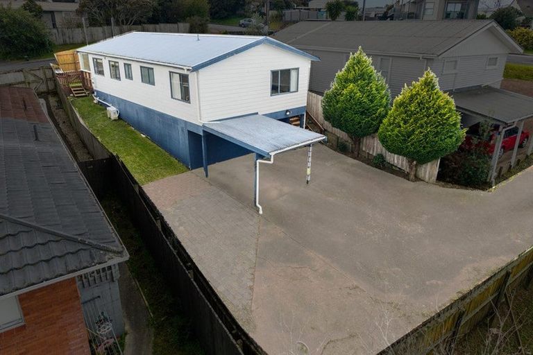 Photo of property in 2/109 Target Road, Totara Vale, Auckland, 0629