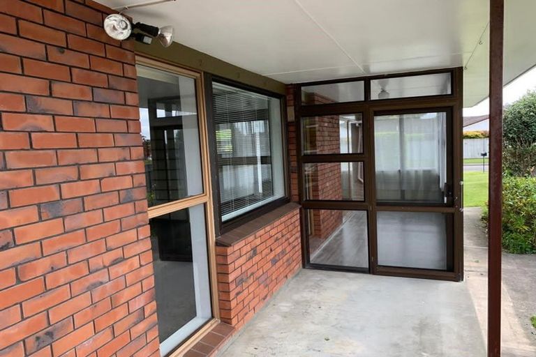 Photo of property in 13 Oriwa Street, Waikanae, 5036