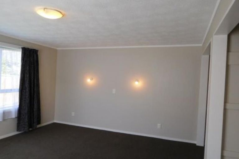 Photo of property in 82 Hewer Crescent, Naenae, Lower Hutt, 5011