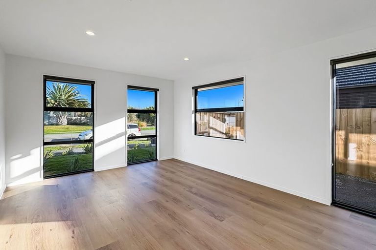 Photo of property in 10a Pax Avenue, Forrest Hill, Auckland, 0620