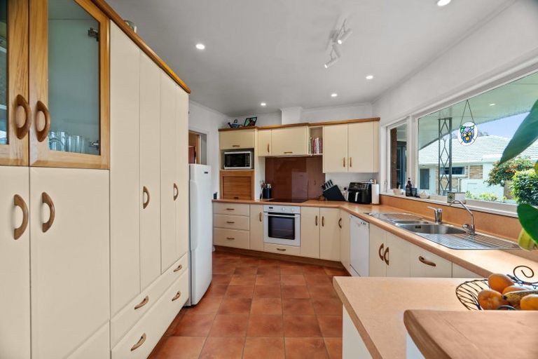 Photo of property in 10 Halberg Crescent, Whakatane, 3120