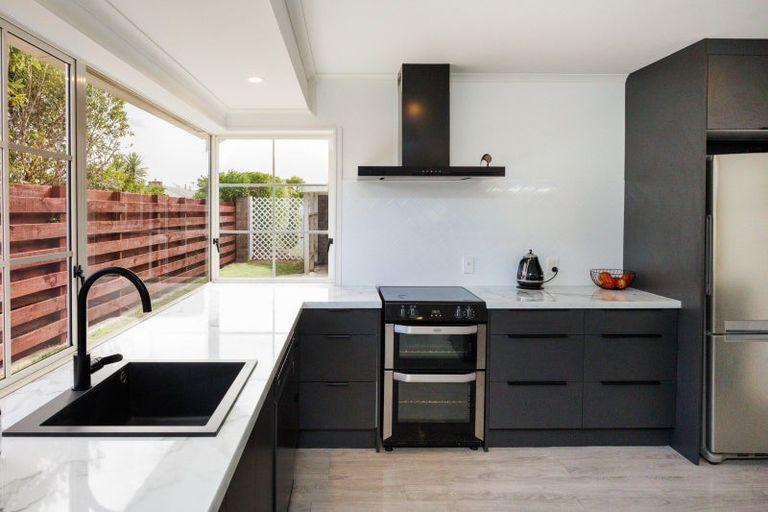 Photo of property in 10 Sandstrom Grove, Feilding, 4702