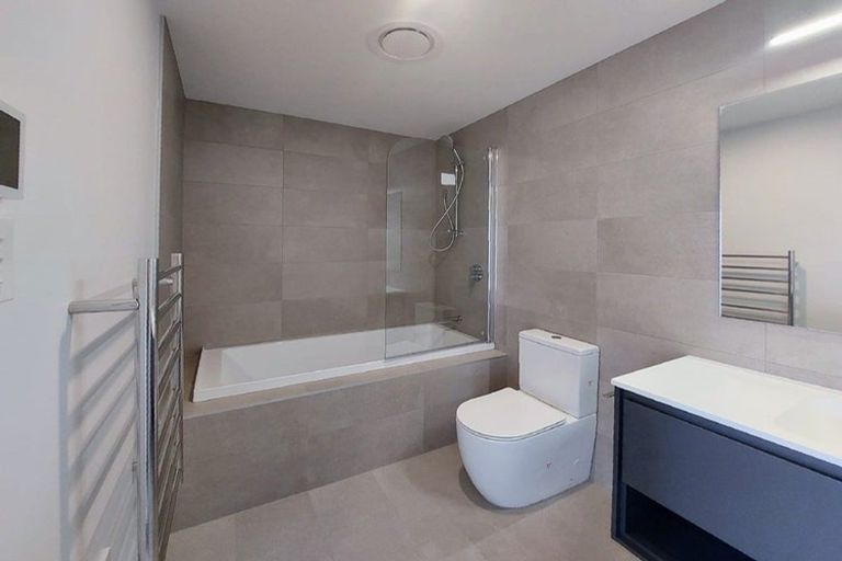 Photo of property in 1/122a Bucklands Beach Road, Bucklands Beach, Auckland, 2012