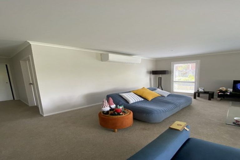 Photo of property in 28 Queen Street, Cambridge, 3434