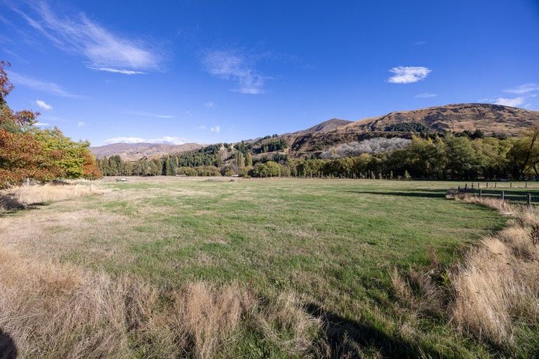 Photo of property in 930 Mount Barker Road, Wanaka, 9382