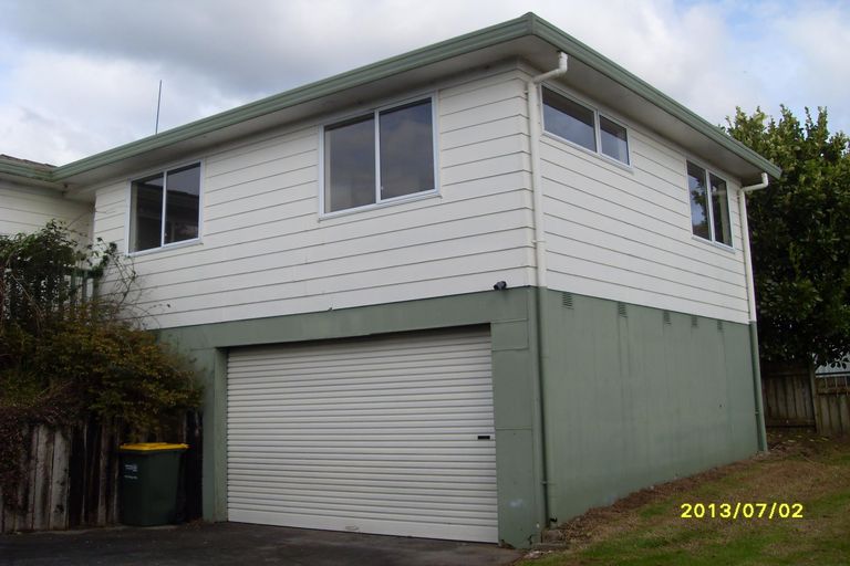 Photo of property in 8 Hawke Place, Pukekohe, 2120